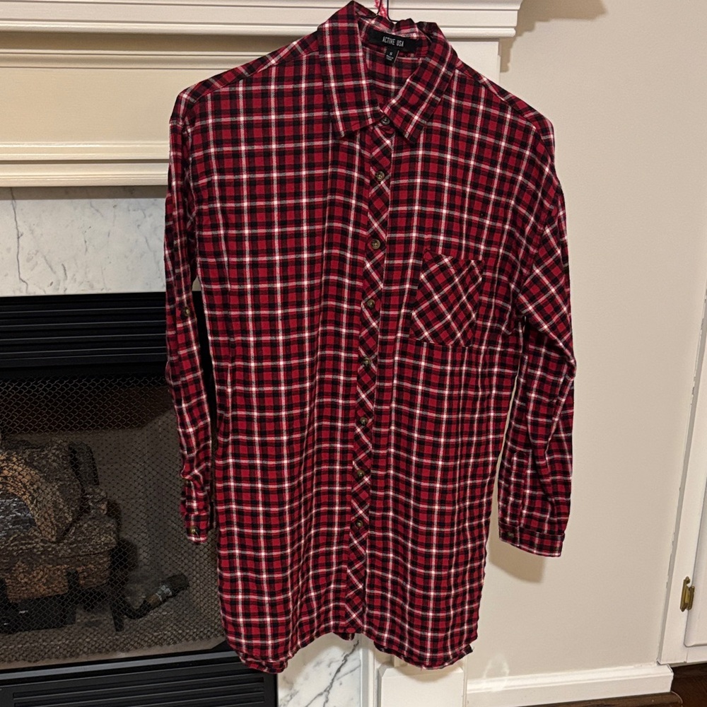 active usa red black button up tunic length top